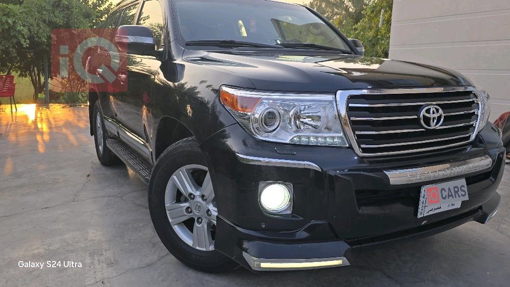 تۆیۆتا لاند کروزەر